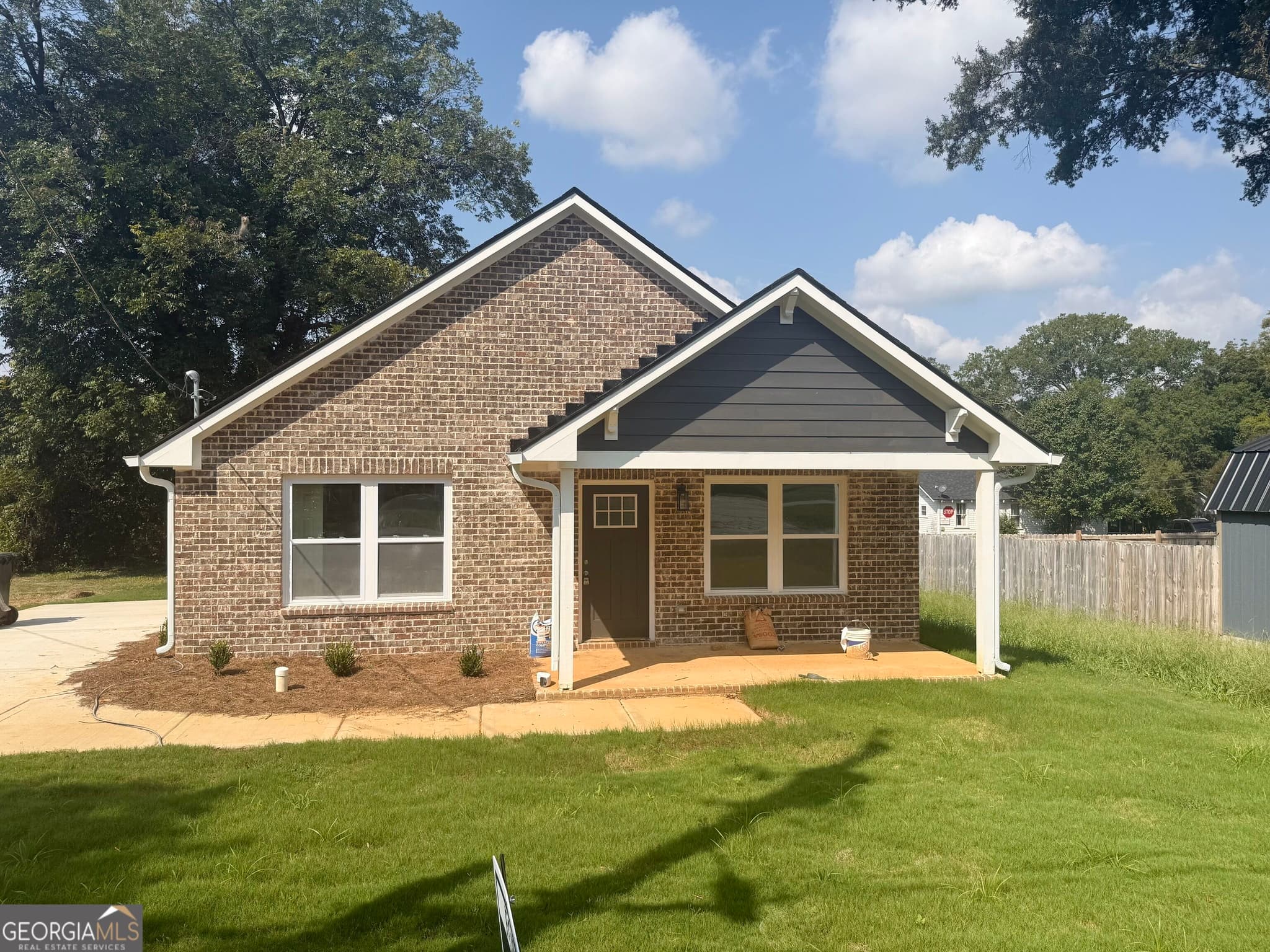 3 bedroom, 2 bathroom, 1,320 sq ft single family residence for sale at 2002 Flannery Street, Rome, GA 30161 — photo 3