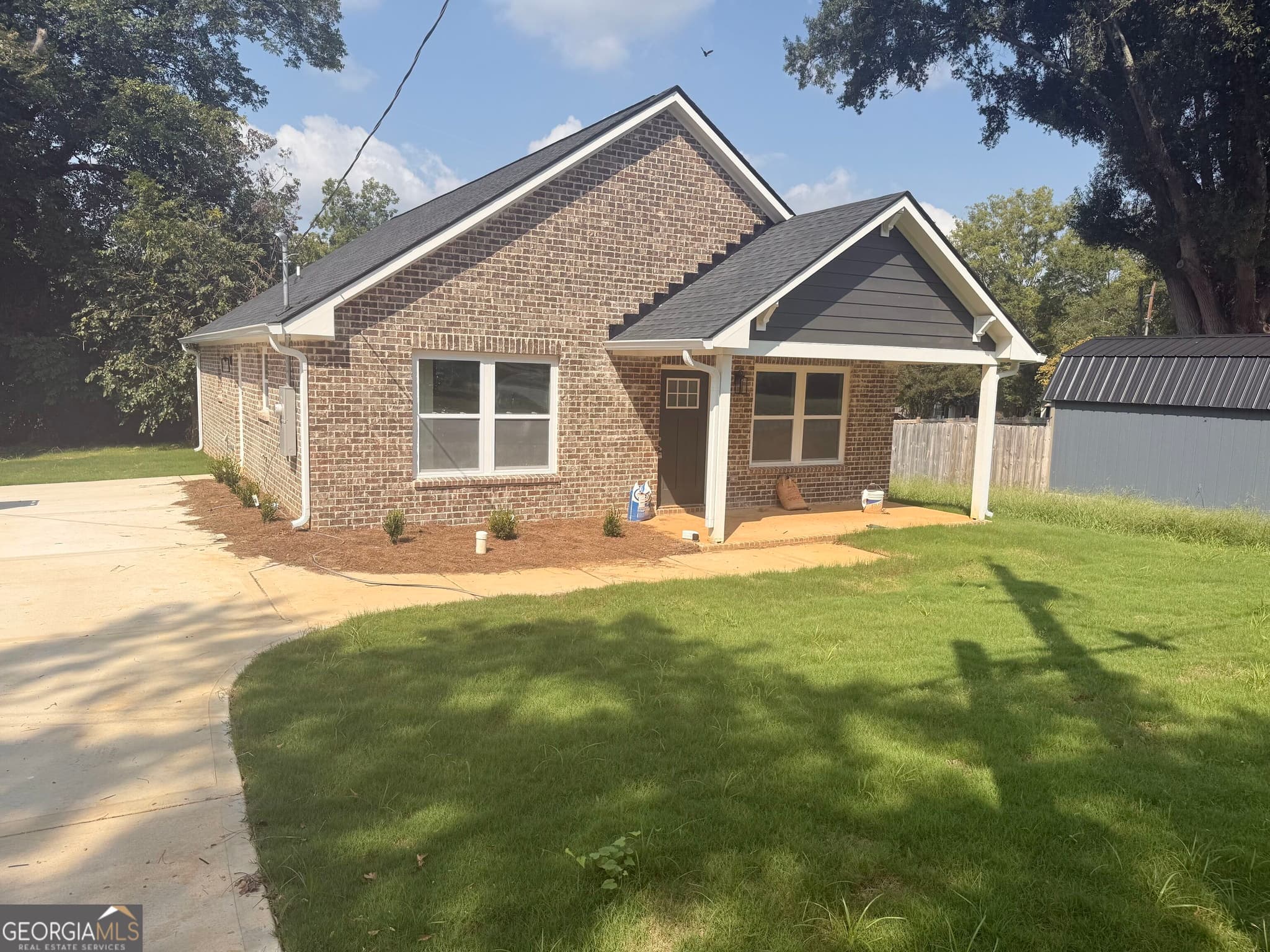 3 bedroom, 2 bathroom, 1,320 sq ft single family residence for sale at 2002 Flannery Street, Rome, GA 30161 — photo 1 of 11