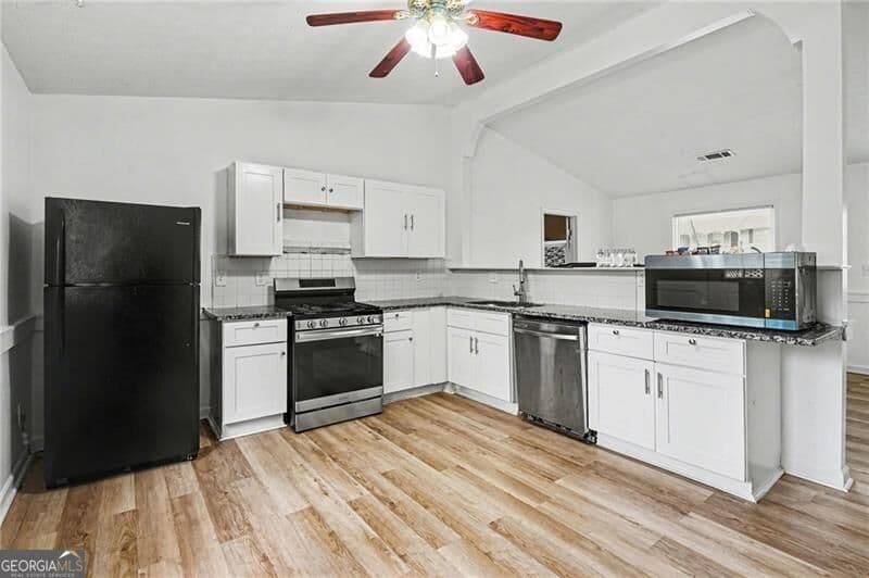 3 bedroom, 2 bathroom, 1,259 sq ft single family residence for sale at 400 Hemlock Drive, Lawrenceville, GA 30046 — photo 7