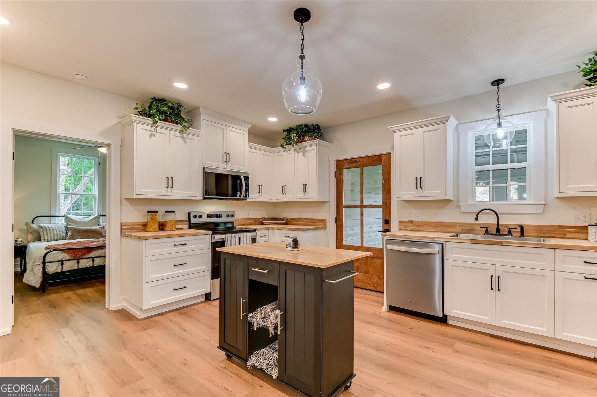 4 bedroom, 3 bathroom, 2,915 sq ft single family residence for sale at 284 Elm Street, Lincolnton, GA 30817 — photo 8