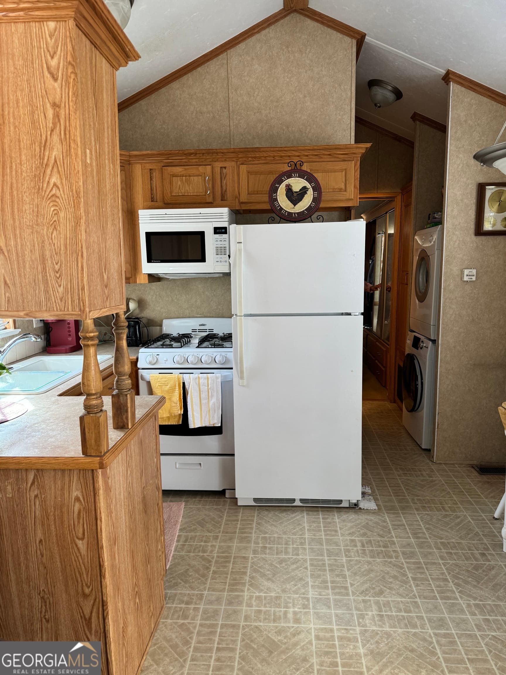 1 bedroom, 1 bathroom, 400 sq ft cabin,single family residence for sale at 88 Canyon Pass Road, Cleveland, GA 30528 — photo 8