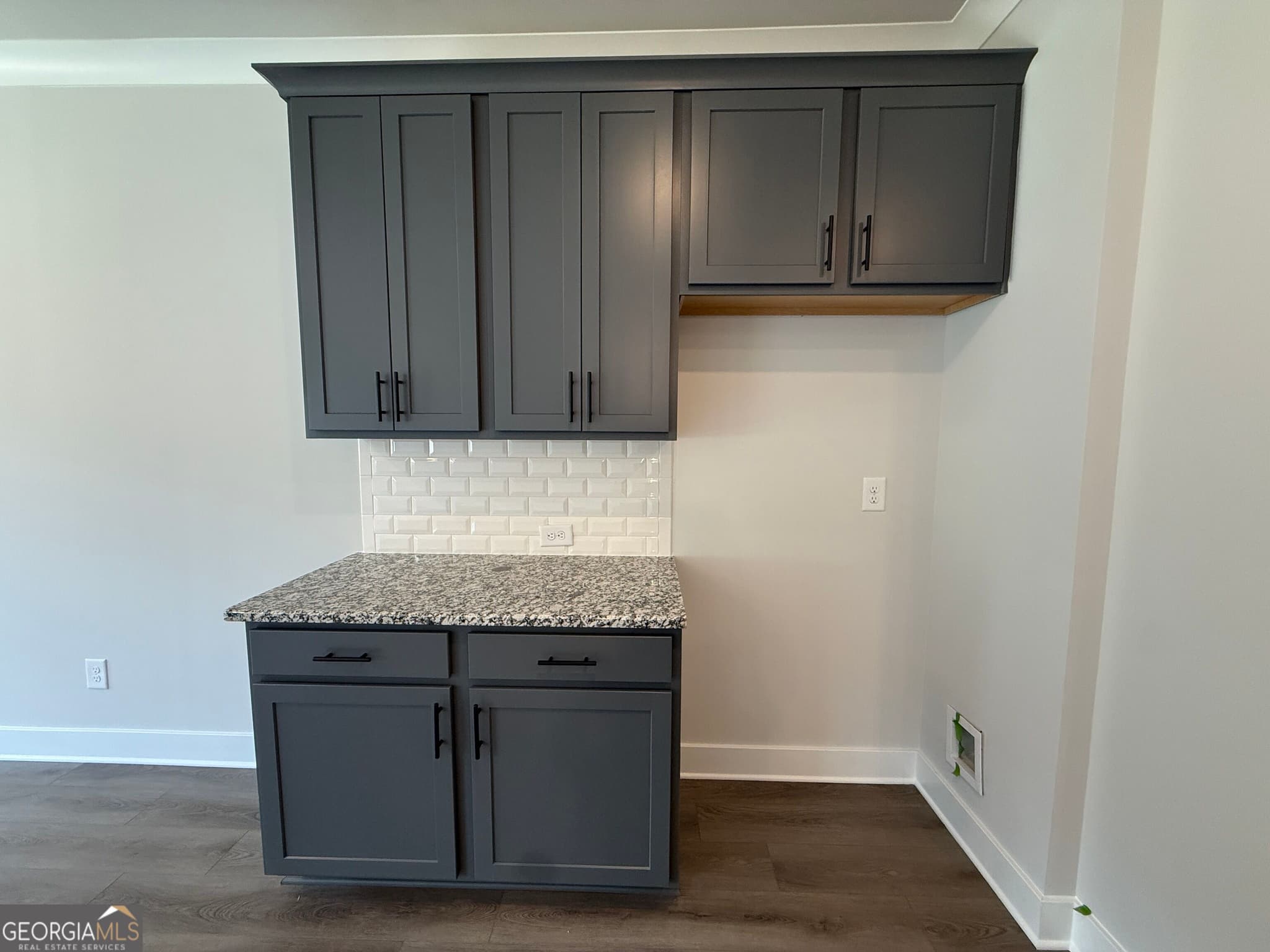 3 bedroom, 2.5 bathroom, 1,853 sq ft townhouse for sale at 291 Brook Landing Circle, Auburn, GA 30011 — photo 6