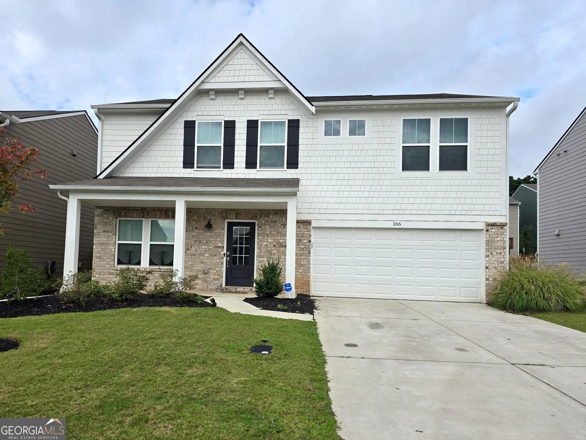 5 bedroom, 3 bathroom, 2,715 sq ft single family residence for sale at 166 Traminer Way, Braselton, GA 30517