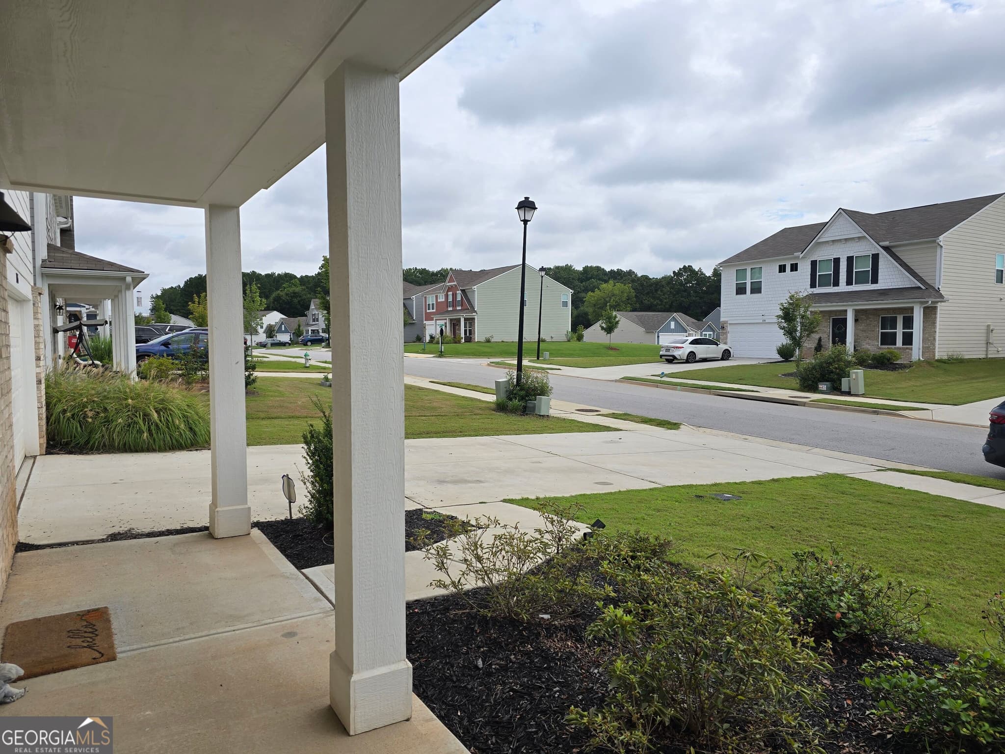 5 bedroom, 3 bathroom, 2,715 sq ft single family residence for sale at 166 Traminer Way, Braselton, GA 30517 — photo 4