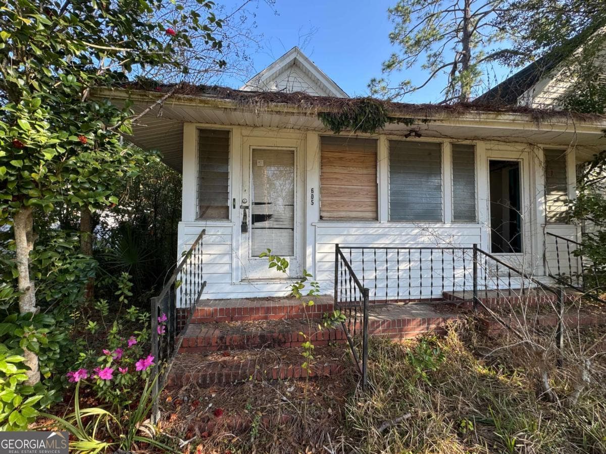 3 bedroom, 2 bathroom, 1,505 sq ft single family residence under contract at 605 Williams Street, Waycross, GA 31501 — photo 7