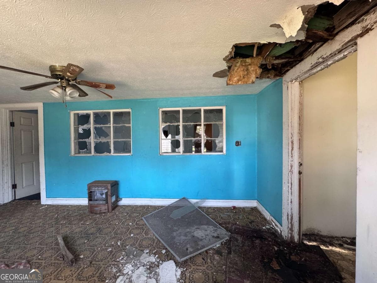 3 bedroom, 2 bathroom, 1,505 sq ft single family residence under contract at 605 Williams Street, Waycross, GA 31501 — photo 3