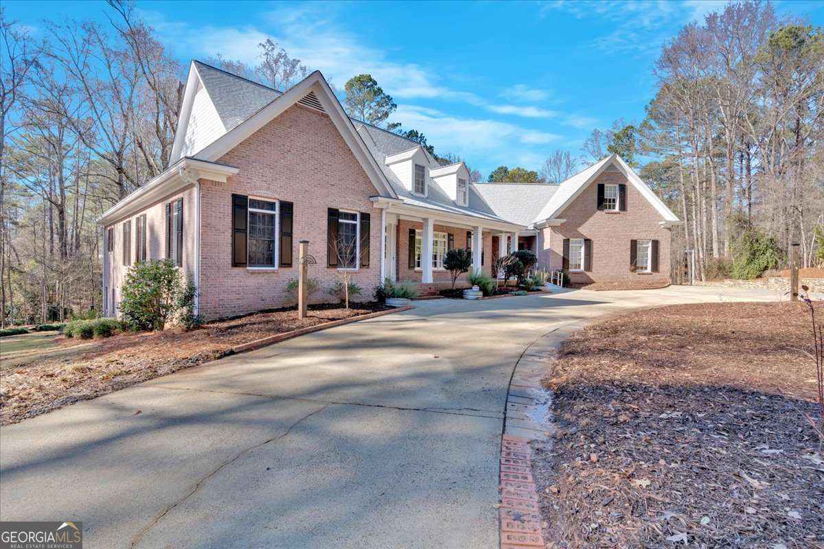 5 bedroom, 5.5 bathroom, 6,063 sq ft single family residence sold at 239 Trail Road, Marietta, GA 30064