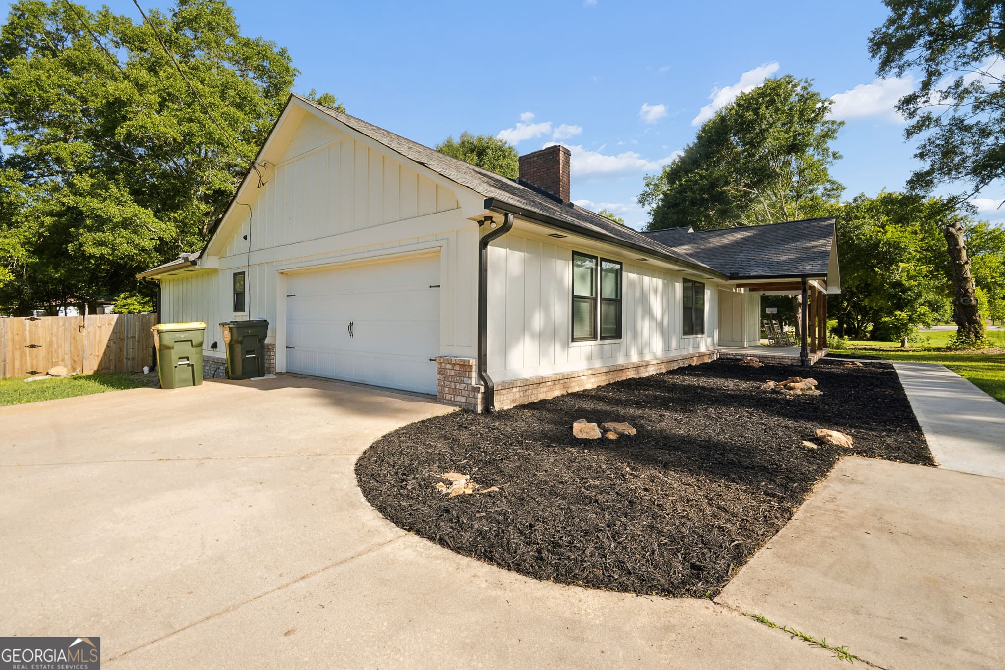 3 bedroom, 3.5 bathroom, 2,020 sq ft single family residence for sale at 7507 Campground Road, Cumming, GA 30040 — photo 4