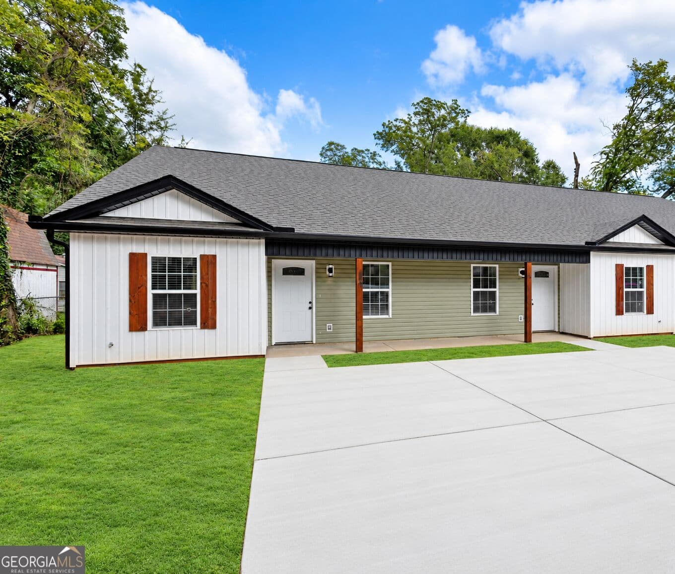 multi family,duplex for sale at 910 Maple Street, Fort Valley, GA 31030 — photo 1 of 19