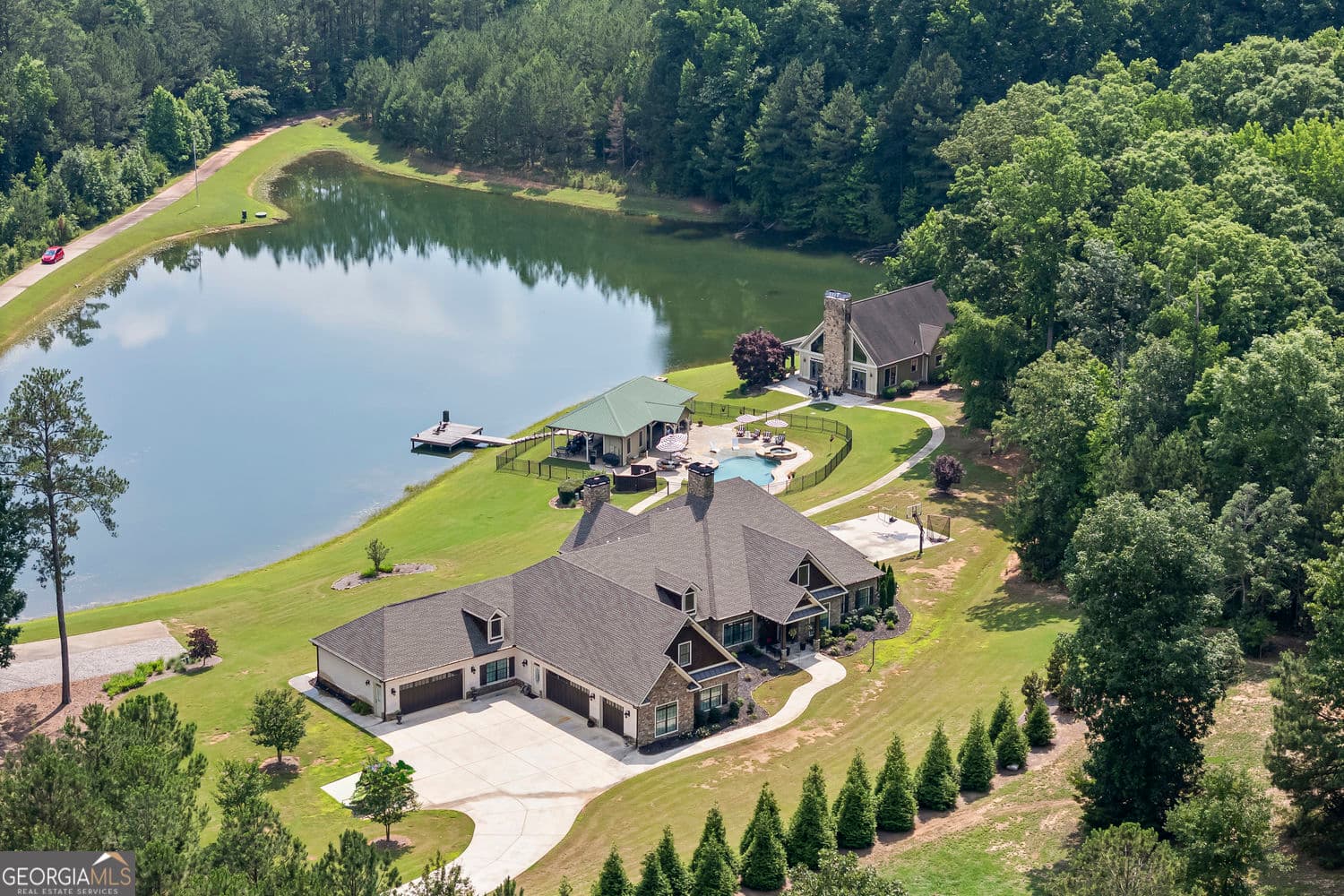 4 bedroom, 4.5 bathroom, 5,580 sq ft single family residence for sale at 206 Highgrove Estates Drive, Monroe, GA 30655 — photo 2