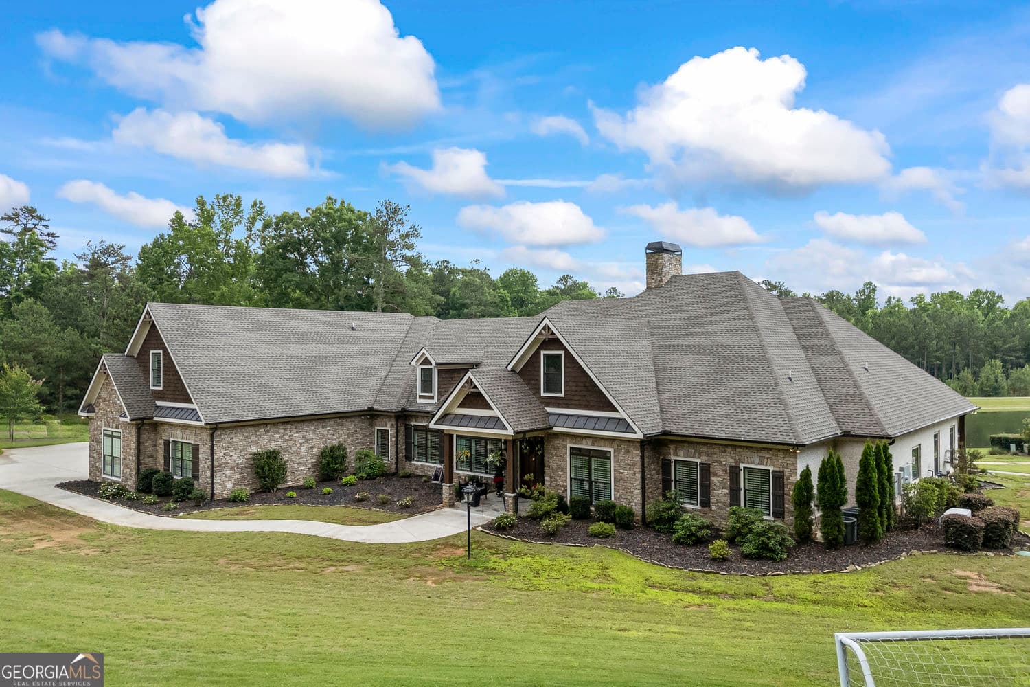 4 bedroom, 4.5 bathroom, 5,580 sq ft single family residence for sale at 206 Highgrove Estates Drive, Monroe, GA 30655 — photo 3