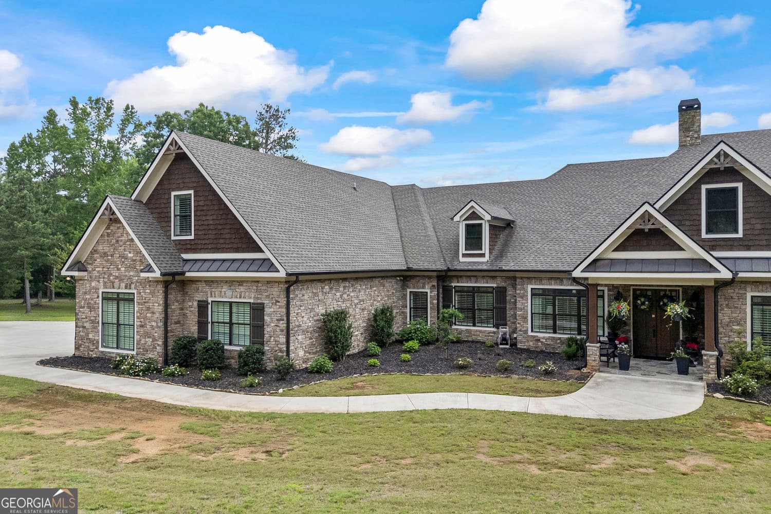 4 bedroom, 4.5 bathroom, 5,580 sq ft single family residence for sale at 206 Highgrove Estates Drive, Monroe, GA 30655 — photo 5