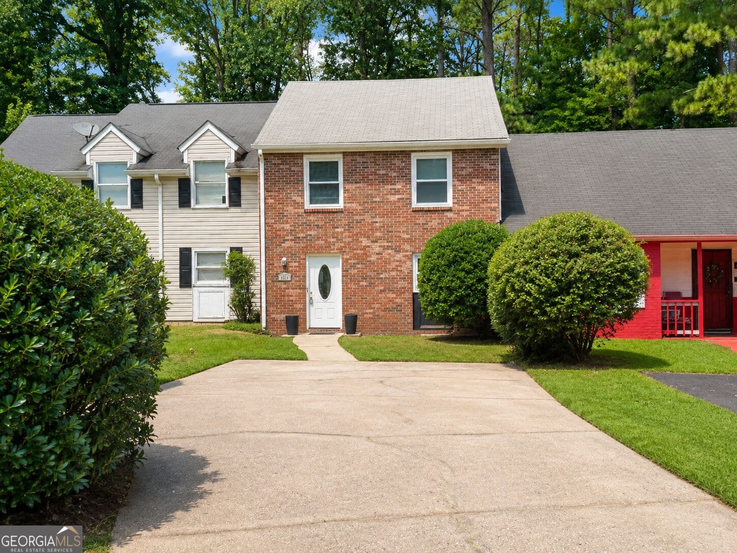 2 bedroom, 2.5 bathroom, 1,452 sq ft townhouse for sale at 397 Patrick Henry Court, Riverdale, GA 30274 — photo 1 of 48