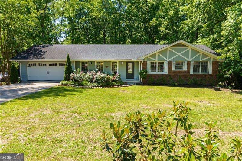 3 bedroom, 2 bathroom, 1,605 sq ft single family residence sold at 5637 Pinedale Circle, Buford, GA 30518