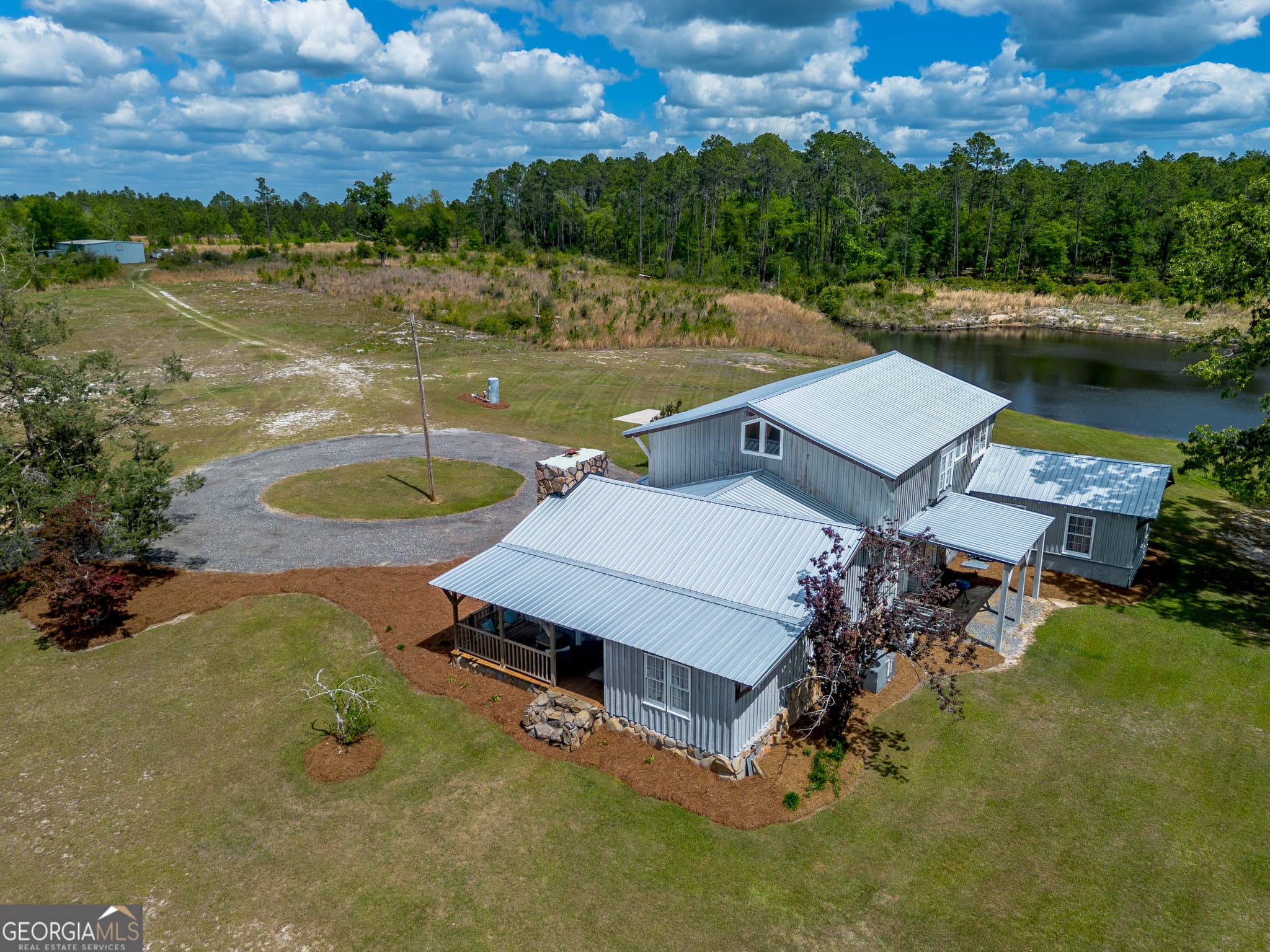 5 bedroom, 3.5 bathroom, 4,640 sq ft single family residence for sale at 3812 Spring Branch Church Road, Baxley, GA 31513 — photo 3