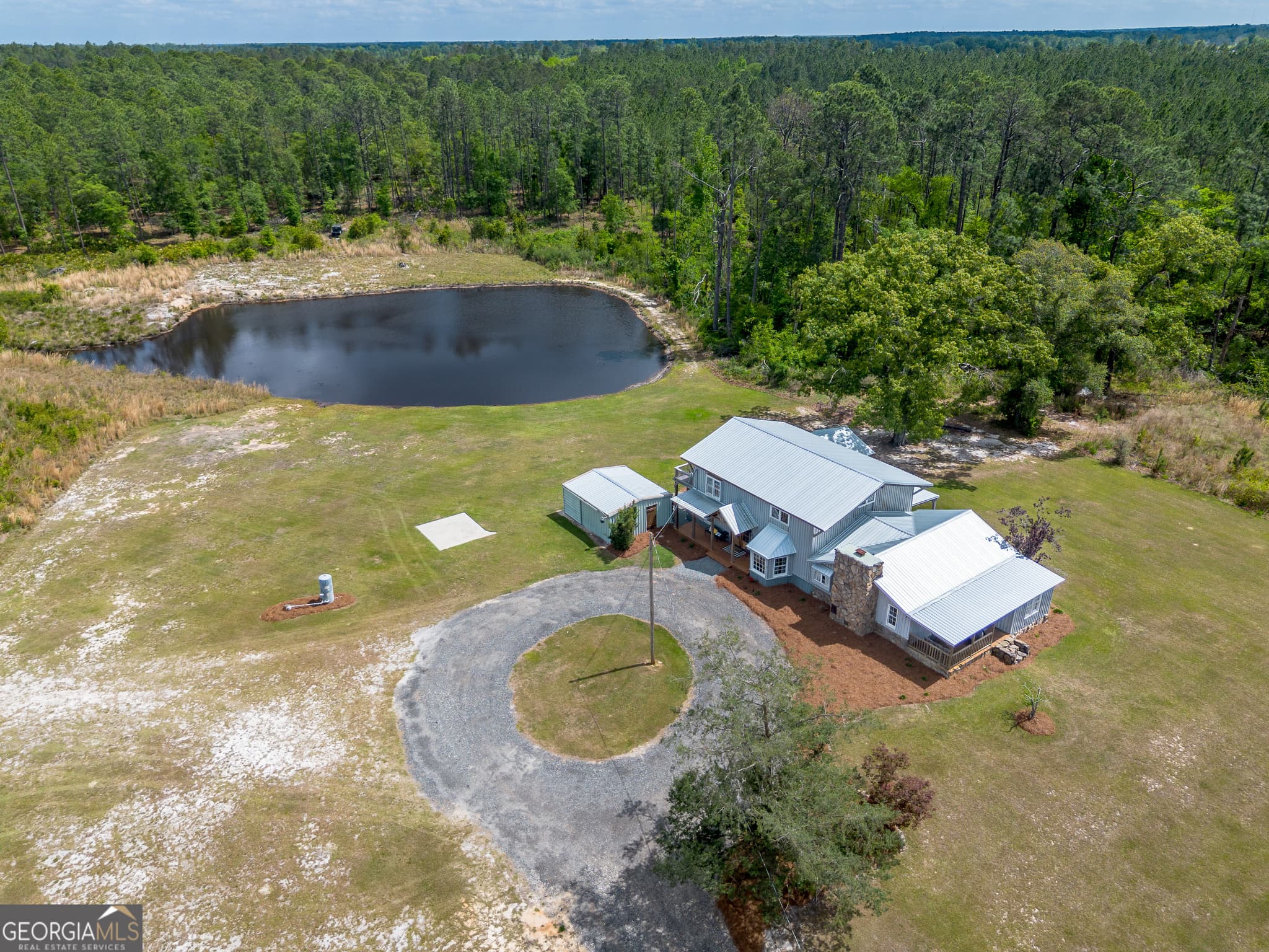 5 bedroom, 3.5 bathroom, 4,640 sq ft single family residence for sale at 3812 Spring Branch Church Road, Baxley, GA 31513 — photo 4