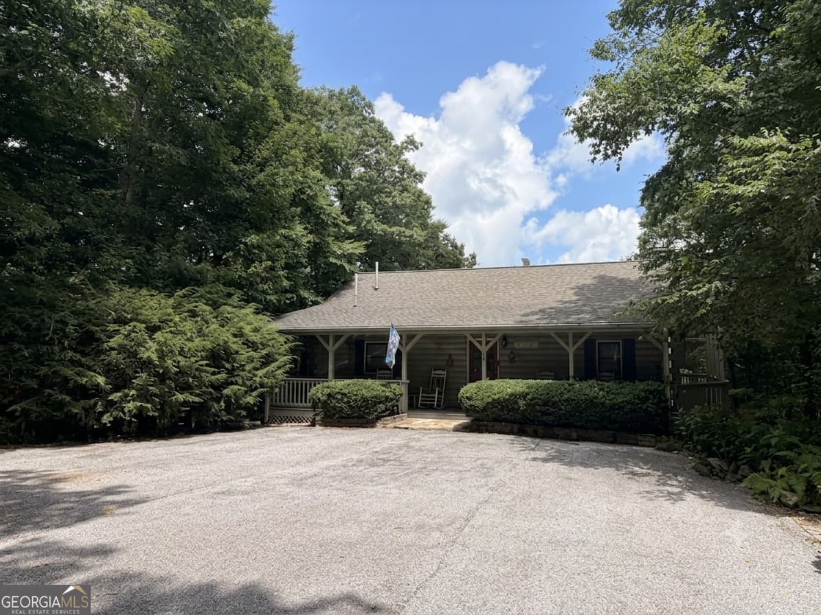 2 bedroom, 2.5 bathroom, 2,280 sq ft cabin,single family residence for sale at 437 Highpoint Drive, Scaly Mountain, NC 28775 — photo 3