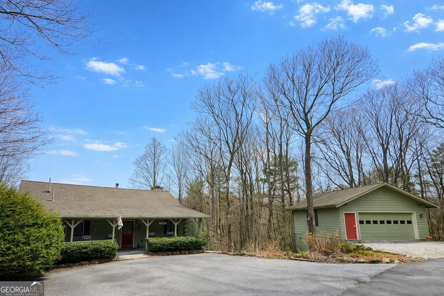 2 bedroom, 2.5 bathroom, 2,280 sq ft cabin,single family residence for sale at 437 Highpoint Drive, Scaly Mountain, NC 28775 — photo 5