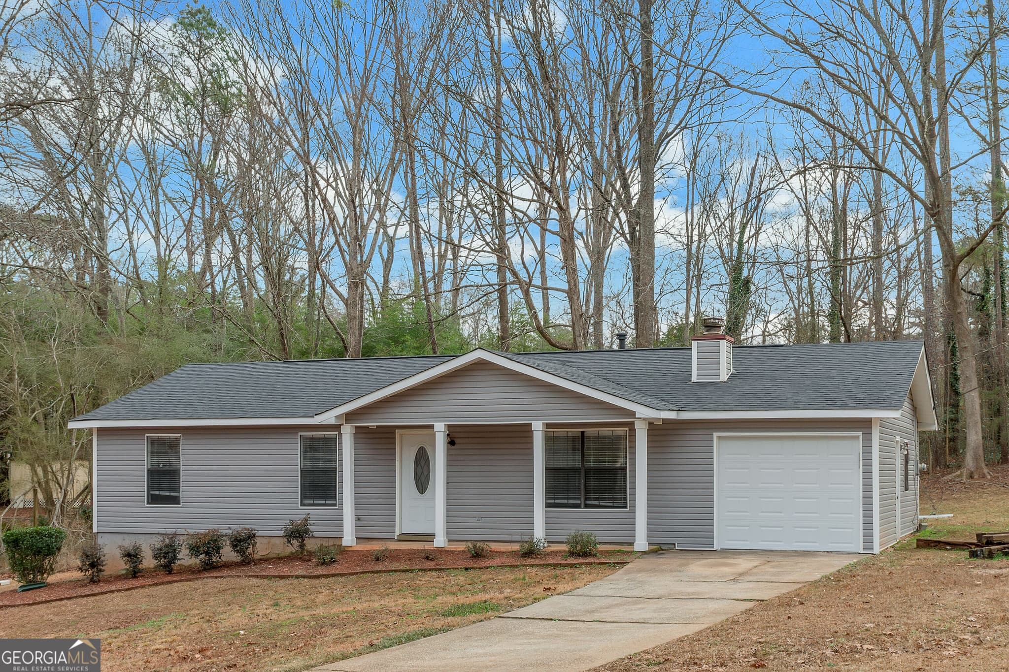 3 bedroom, 2 bathroom, 1,580 sq ft single family residence for rent at 321 Summerwood Lane, Stockbridge, GA 30281 for $1,750 a month — photo 2