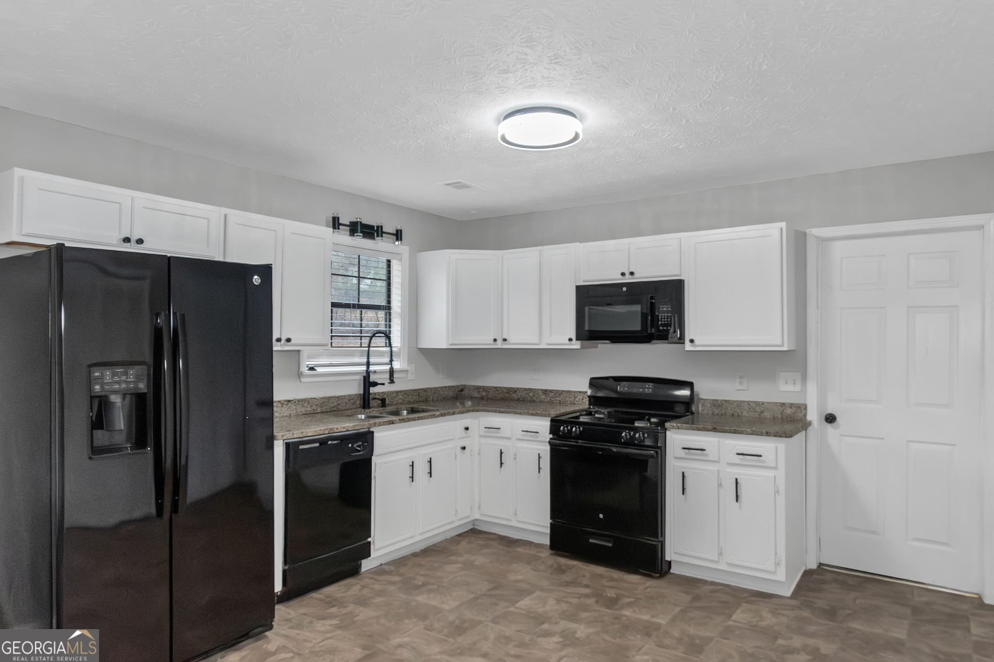 3 bedroom, 2 bathroom, 1,580 sq ft single family residence for rent at 321 Summerwood Lane, Stockbridge, GA 30281 for $1,750 a month — photo 7