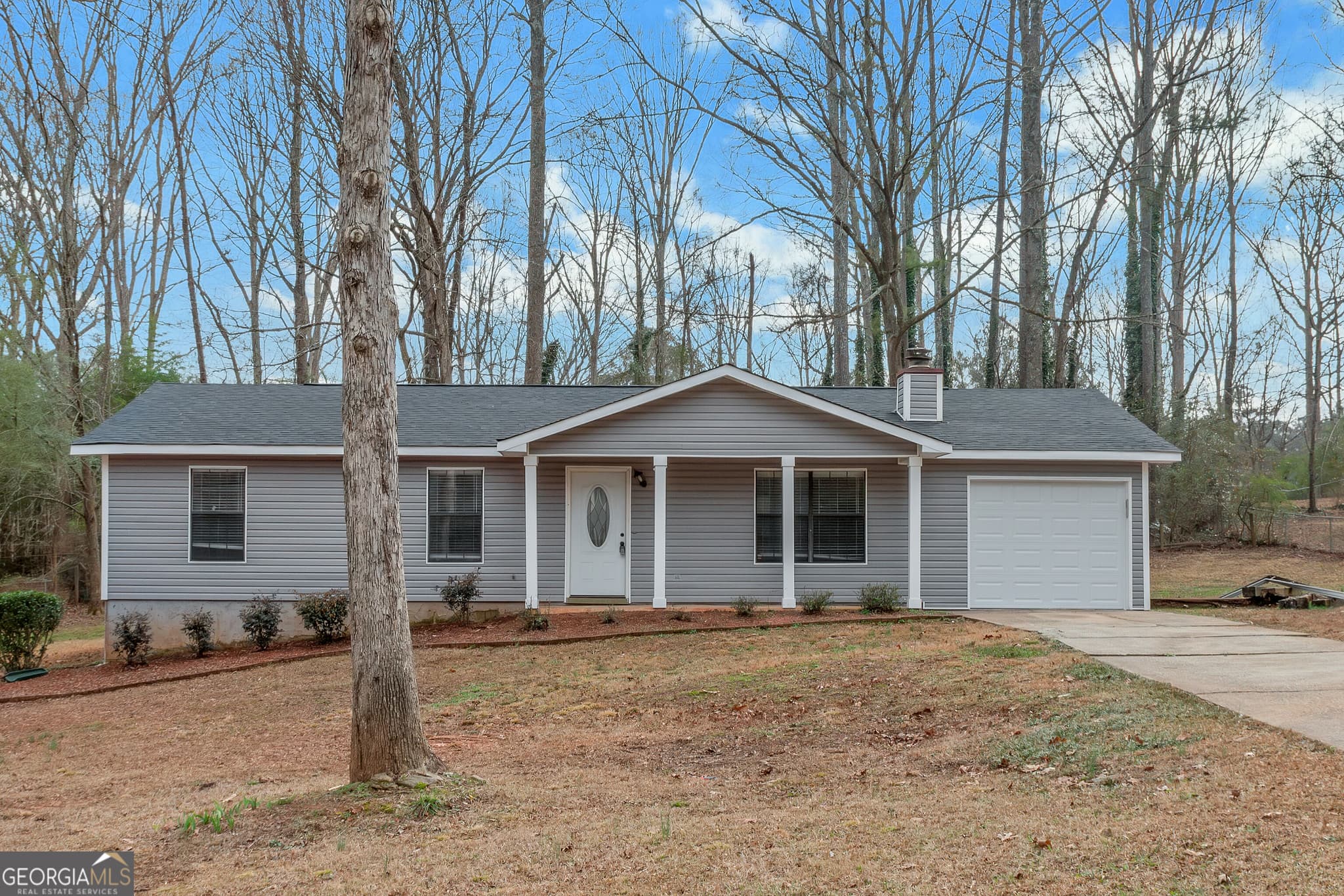 3 bedroom, 2 bathroom, 1,580 sq ft single family residence for rent at 321 Summerwood Lane, Stockbridge, GA 30281 for $1,750 a month