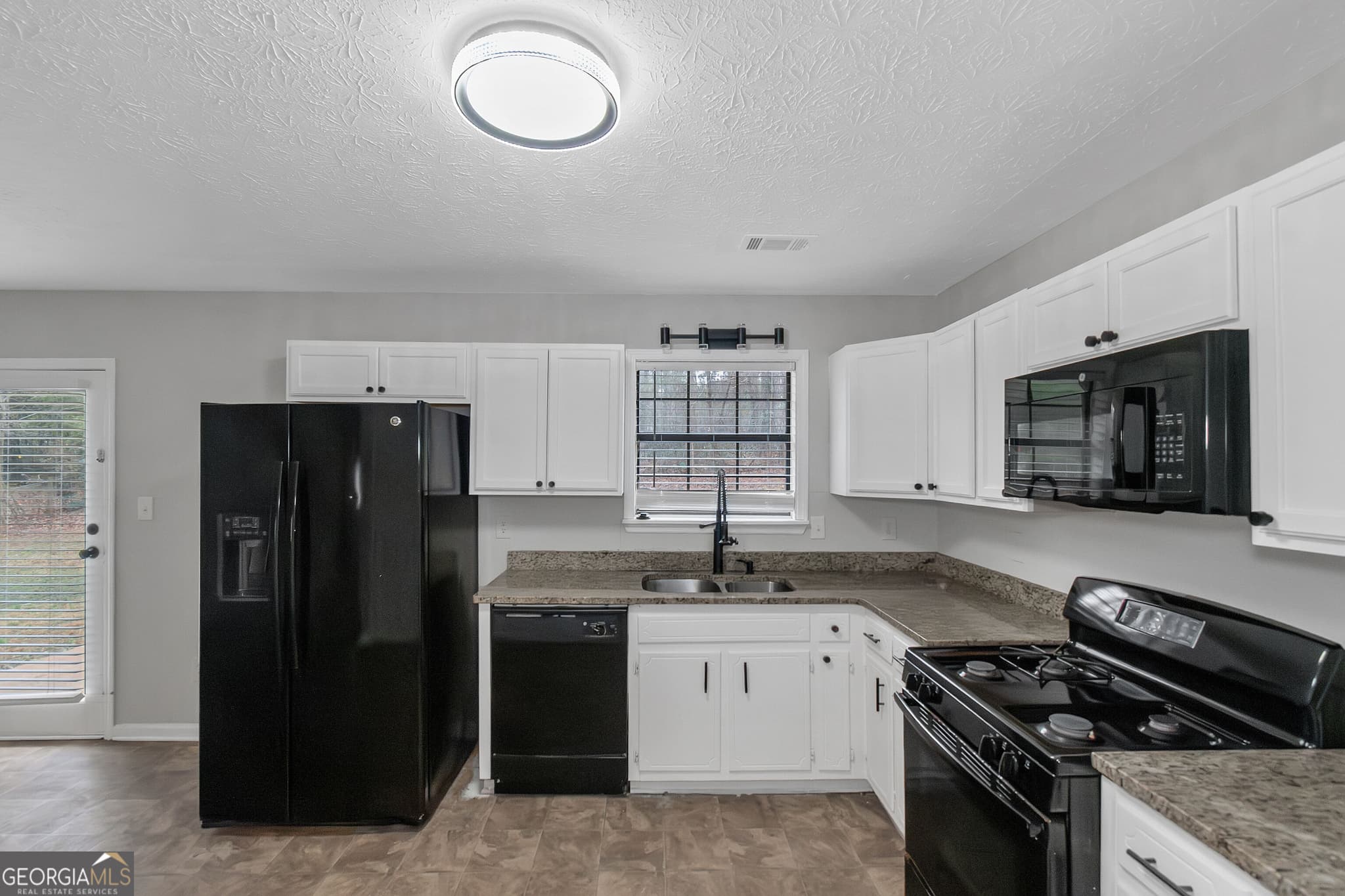 3 bedroom, 2 bathroom, 1,580 sq ft single family residence for rent at 321 Summerwood Lane, Stockbridge, GA 30281 for $1,750 a month — photo 8