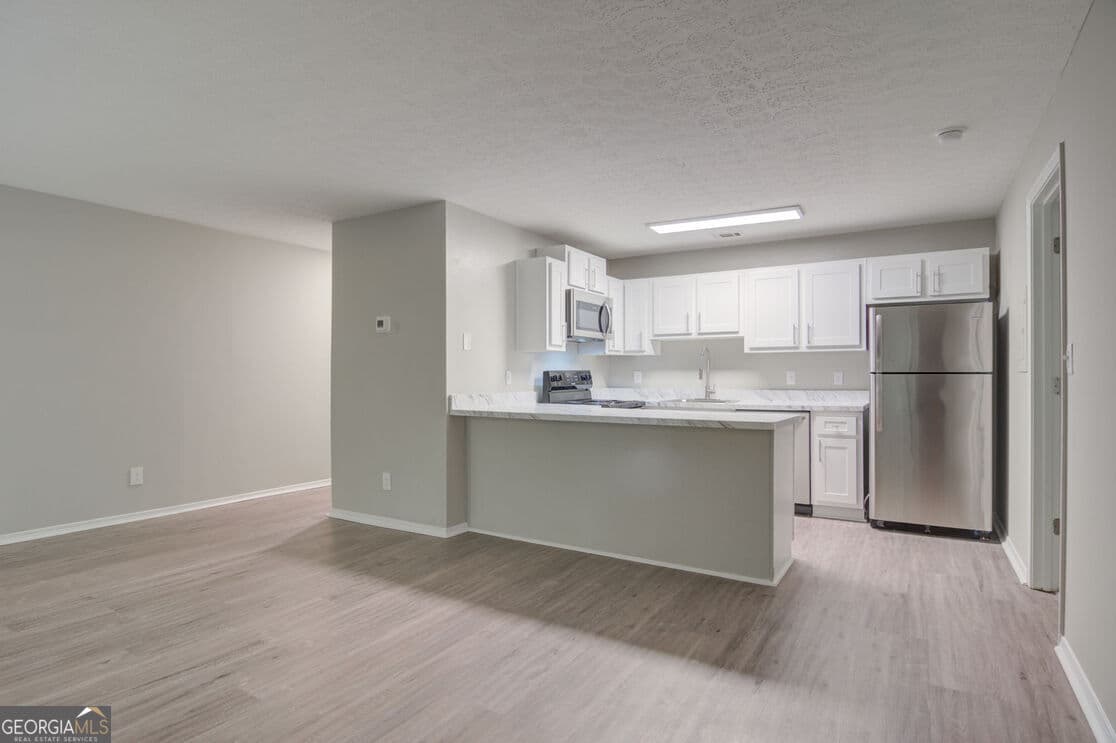 2 bedroom, 2 bathroom, 1,036 sq ft apartment for rent at 1000 Lake Ridge Parkway 1208, Riverdale, GA 30296 for $1,442 a month — photo 4
