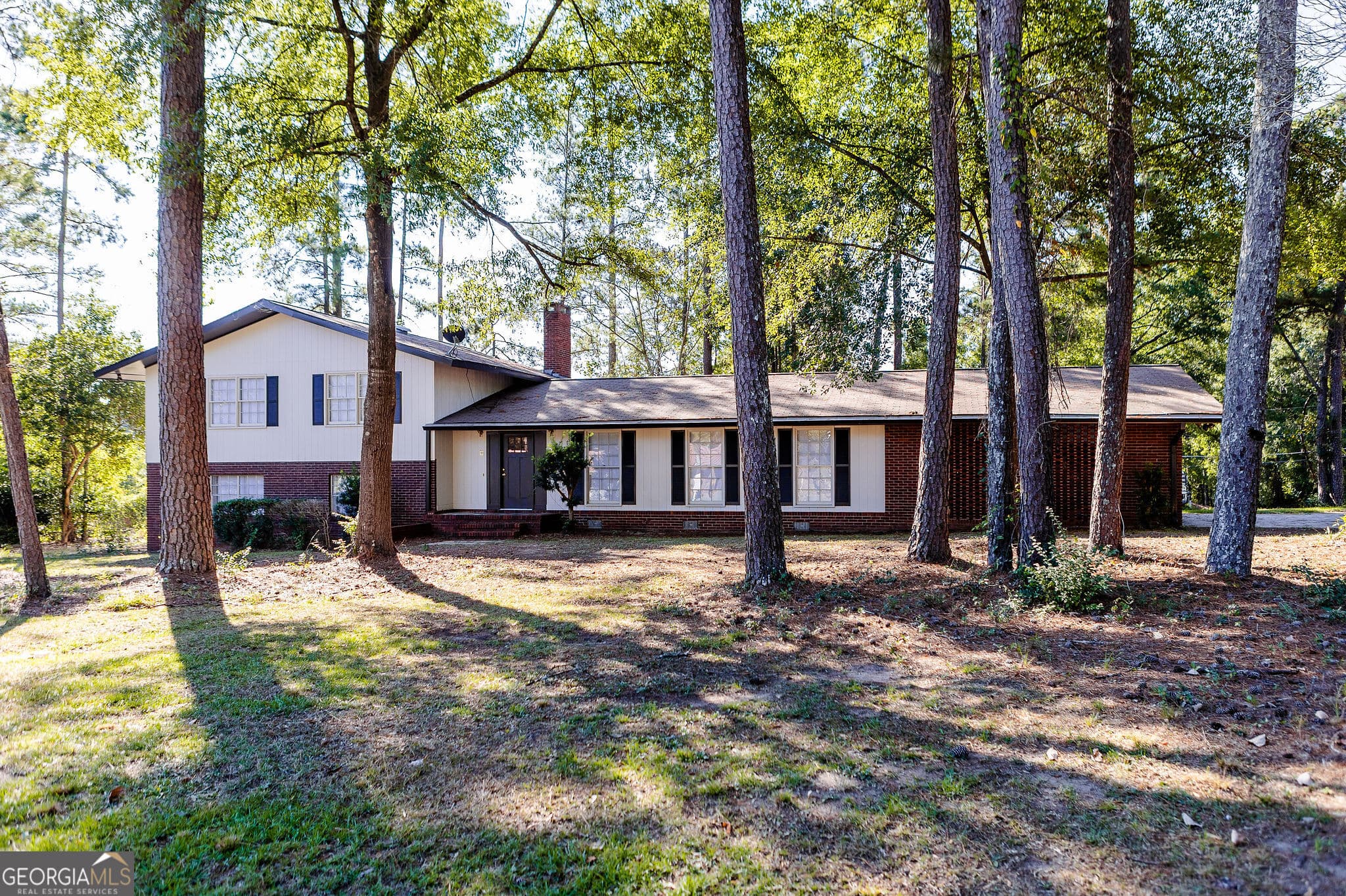 5 bedroom, 3 bathroom, 3,246 sq ft single family residence for rent at 1100 Dunlap Road, Milledgeville, GA 31061 for $2,400 a month