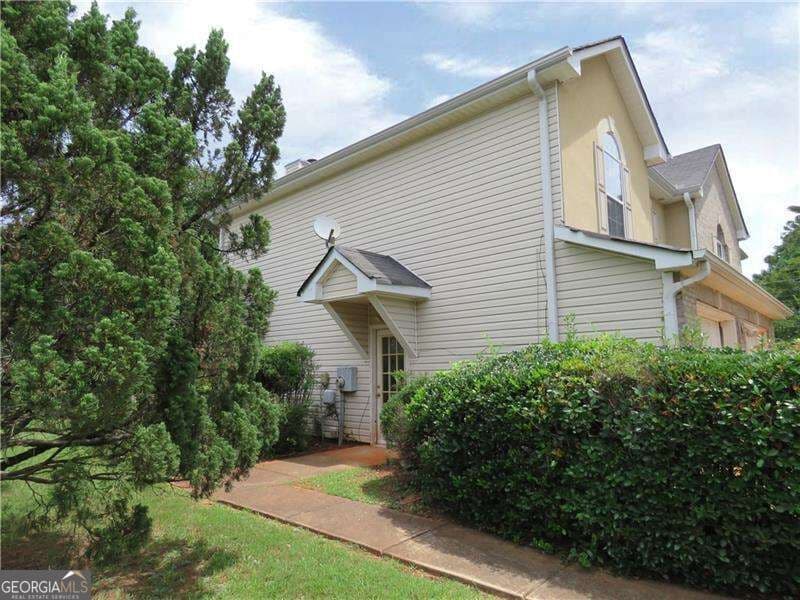 4 bedroom, 2.5 bathroom single family residence for sale at 4057 Stonington Trace, Ellenwood, GA 30294 — photo 5