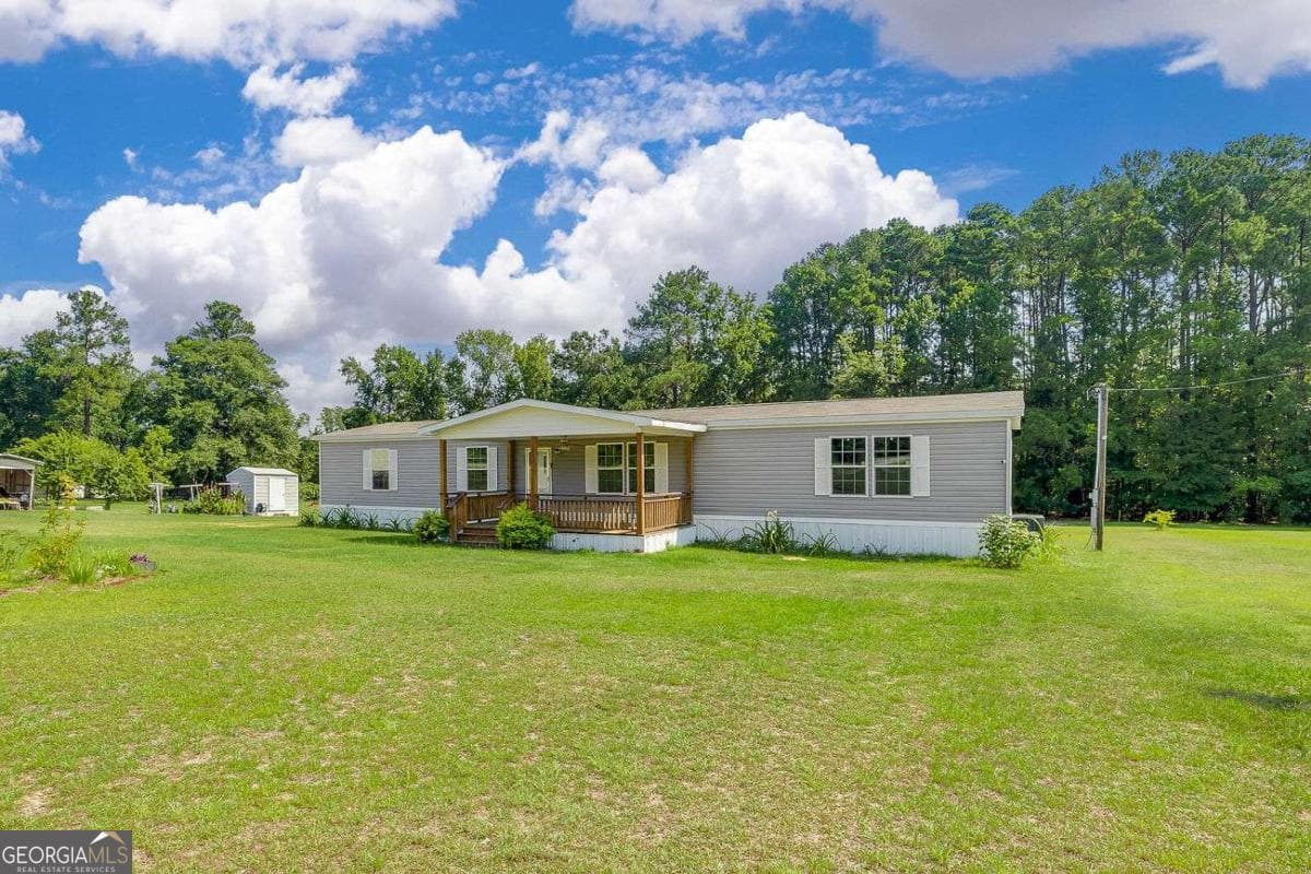 5 bedroom, 2 bathroom, 2,128 sq ft single family residence for sale at 5599 Savannah Highway, Sylvania, GA 30467 — photo 2
