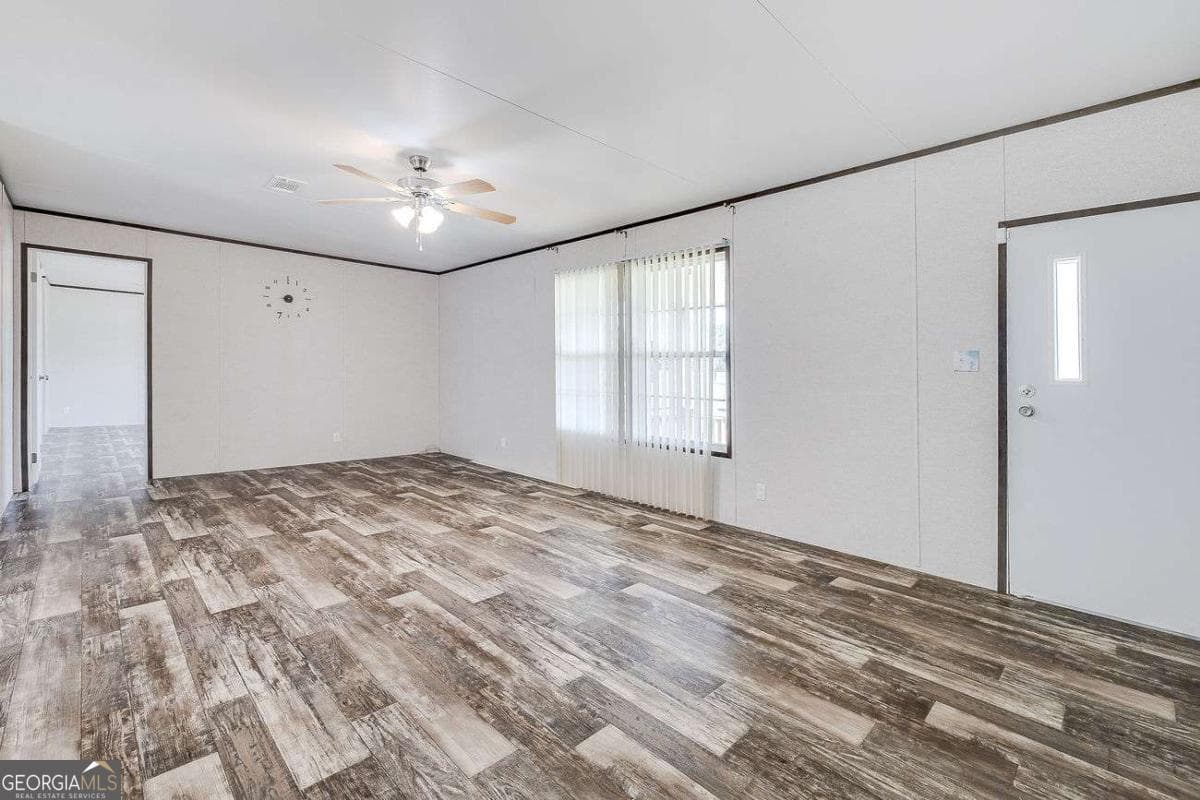 5 bedroom, 2 bathroom, 2,128 sq ft single family residence for sale at 5599 Savannah Highway, Sylvania, GA 30467 — photo 7