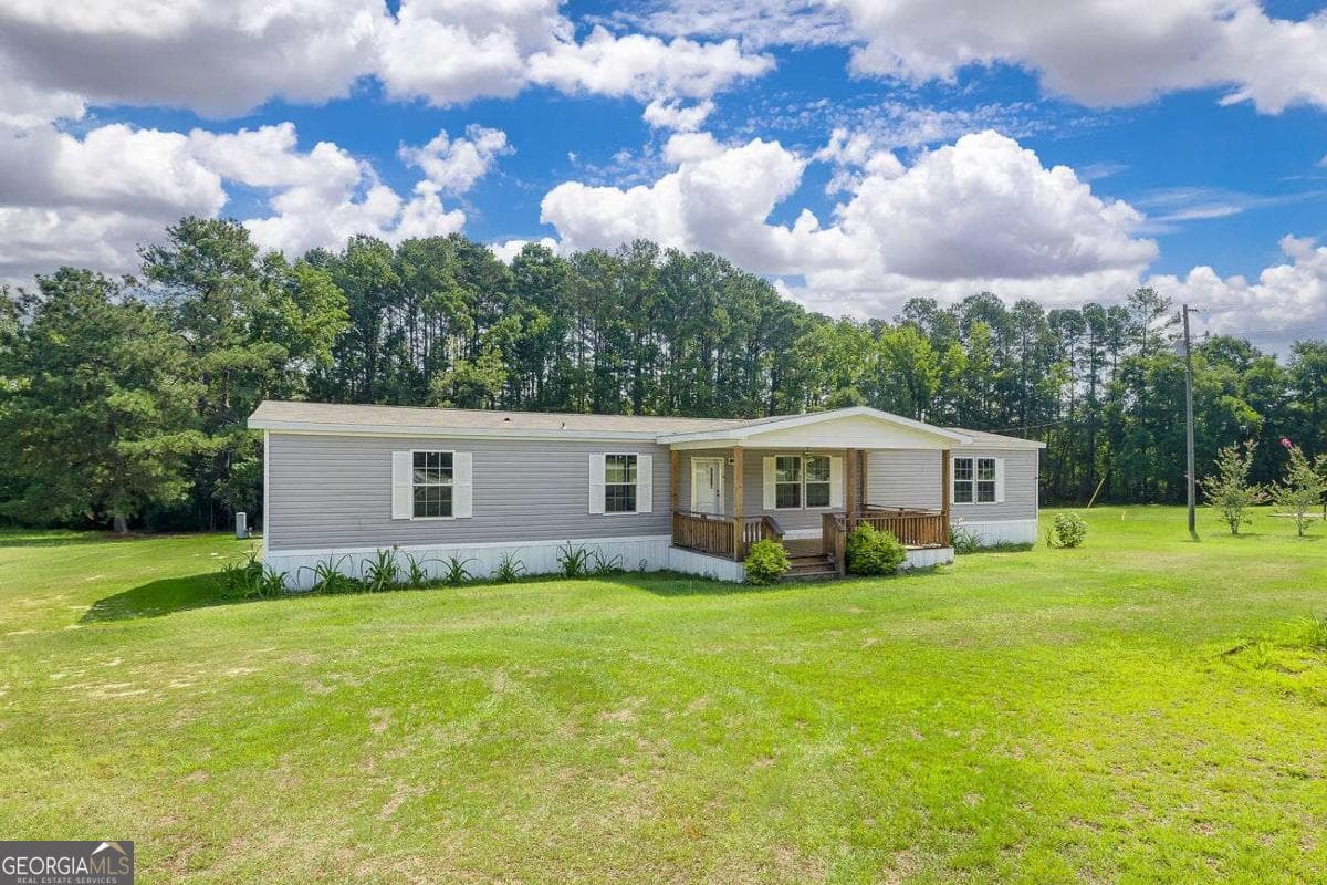 5 bedroom, 2 bathroom, 2,128 sq ft single family residence for sale at 5599 Savannah Highway, Sylvania, GA 30467 — photo 3