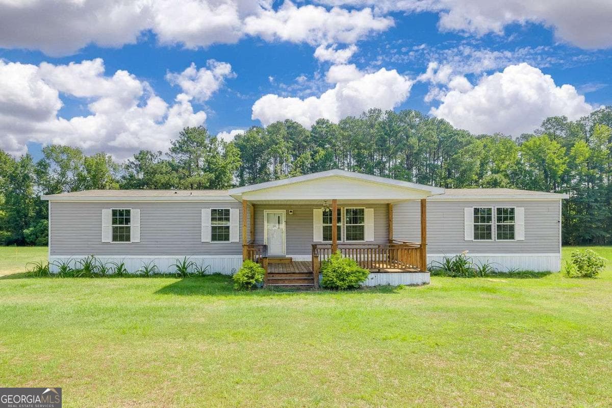 5 bedroom, 2 bathroom, 2,128 sq ft single family residence for sale at 5599 Savannah Highway, Sylvania, GA 30467