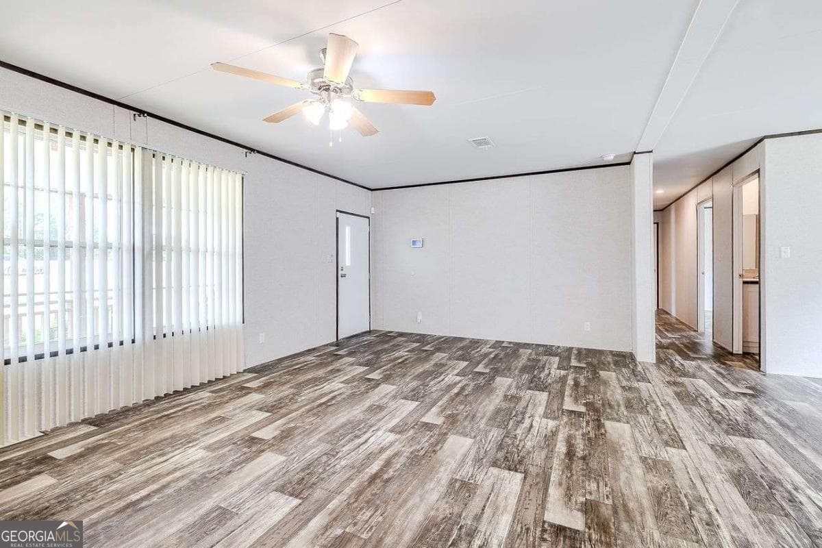 5 bedroom, 2 bathroom, 2,128 sq ft single family residence for sale at 5599 Savannah Highway, Sylvania, GA 30467 — photo 9
