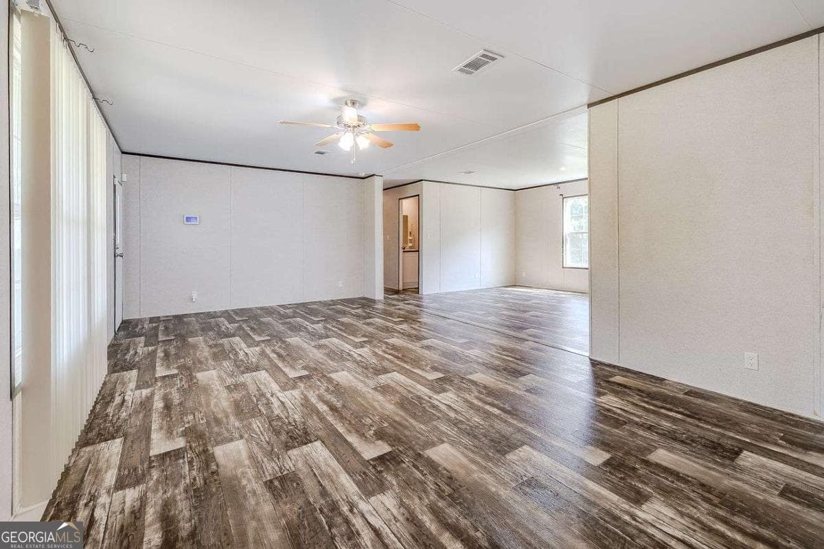 5 bedroom, 2 bathroom, 2,128 sq ft single family residence for sale at 5599 Savannah Highway, Sylvania, GA 30467 — photo 8
