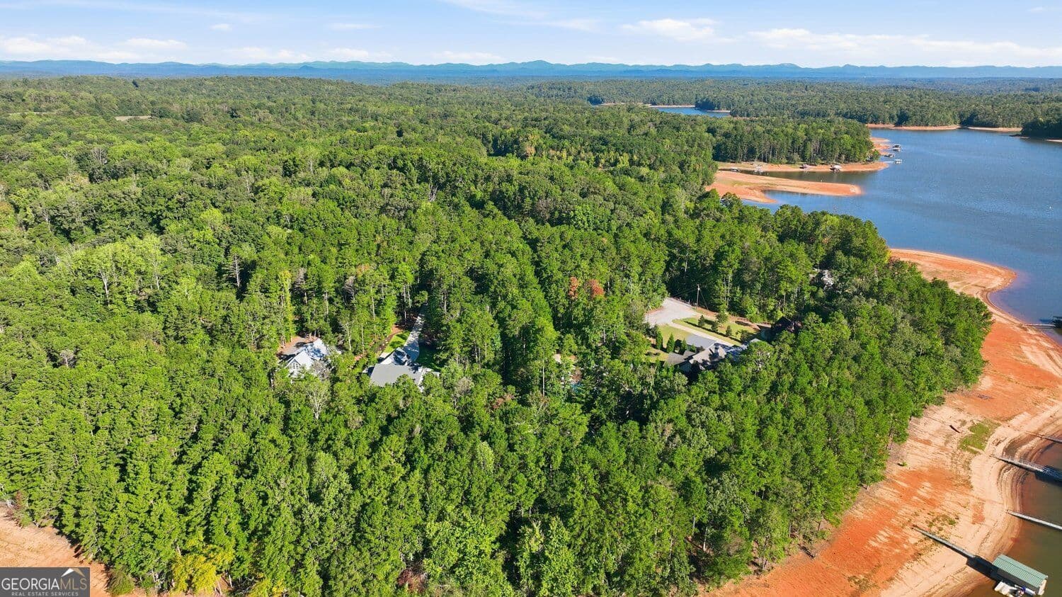 7 bedroom, 5.5 bathroom, 6,002 sq ft single family residence for sale at 362 Foxy Lane, Martin, GA 30557 — photo 7