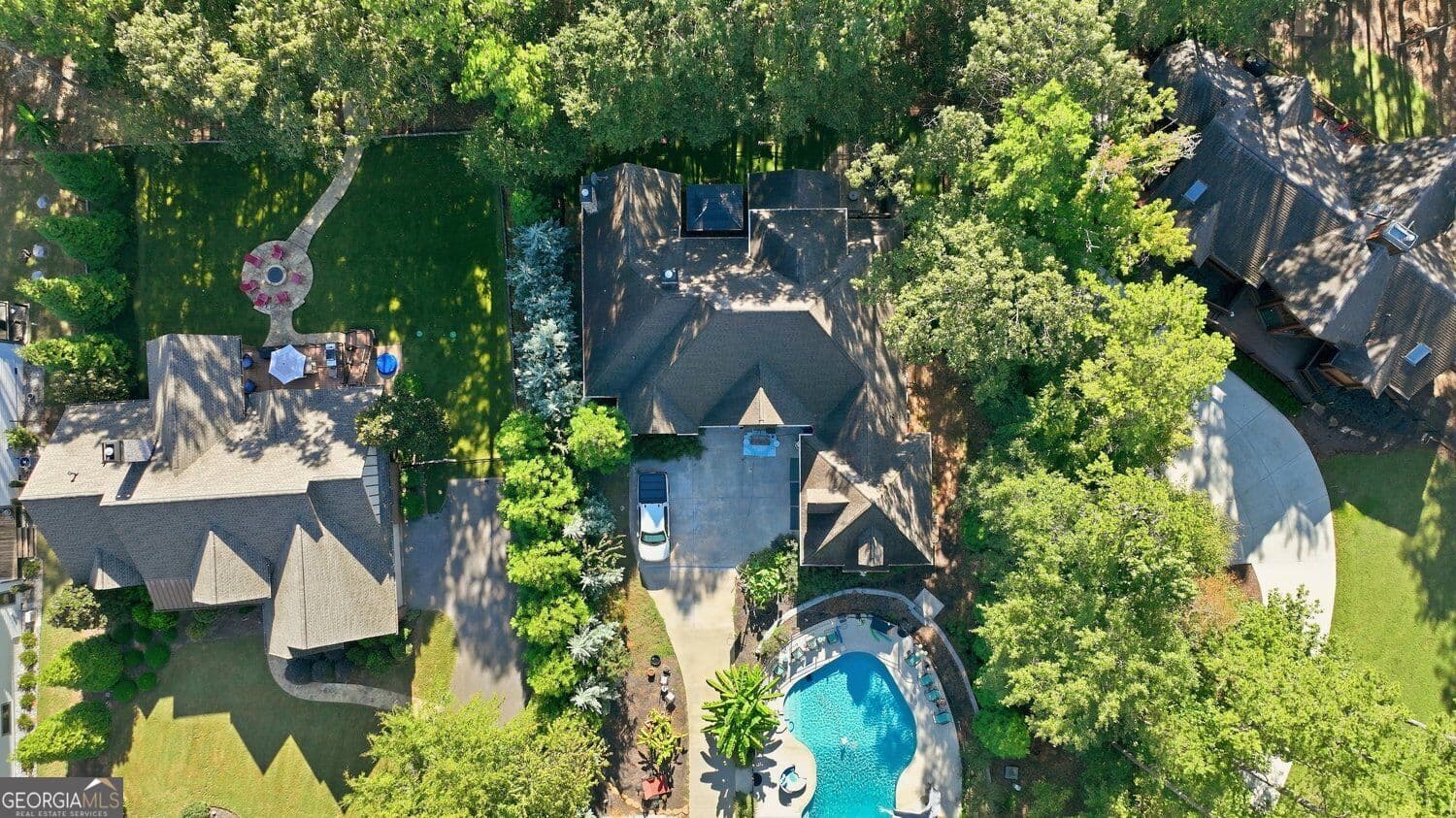 7 bedroom, 5.5 bathroom, 6,002 sq ft single family residence for sale at 362 Foxy Lane, Martin, GA 30557 — photo 4