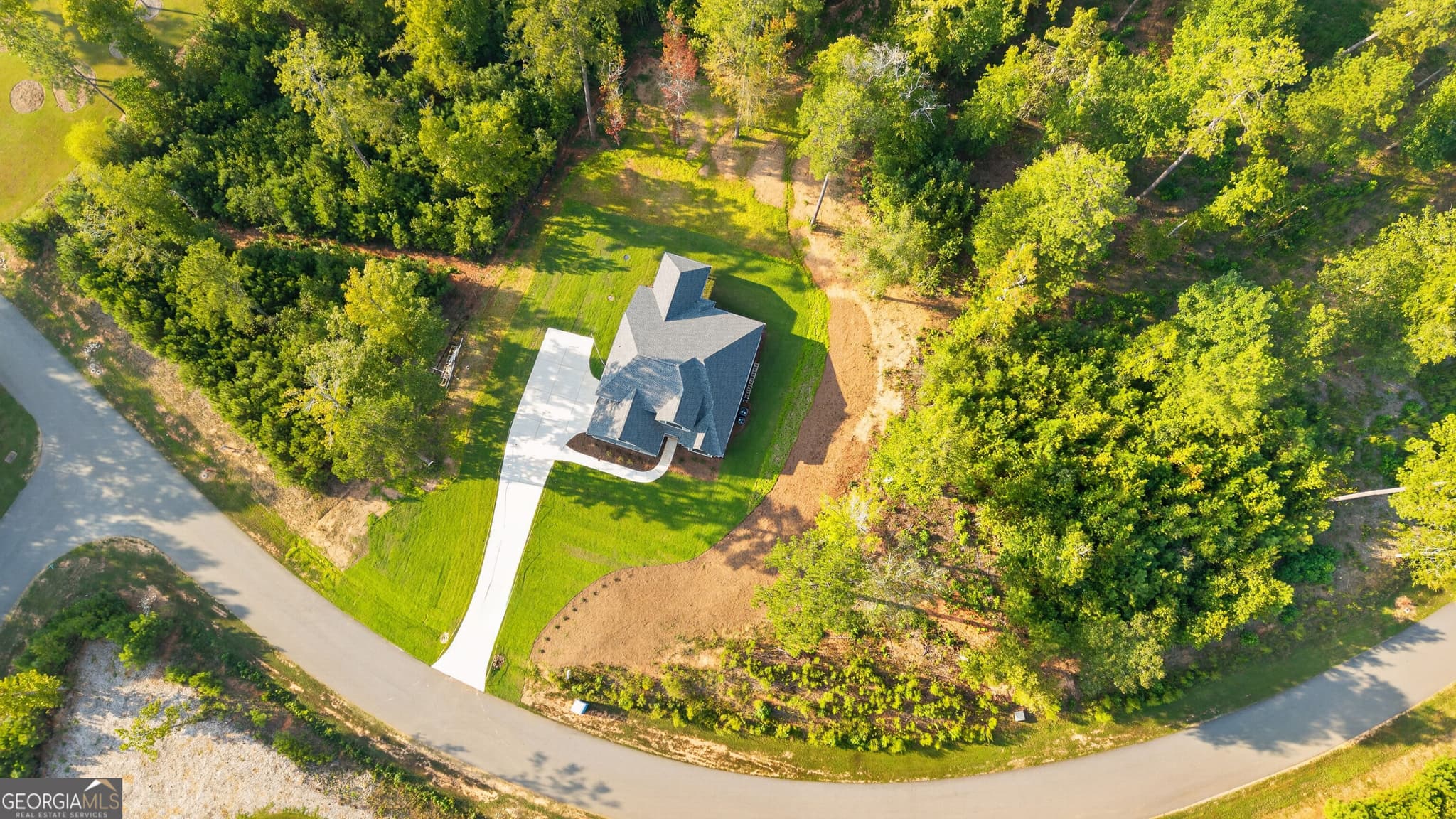 4 bedroom, 2.5 bathroom, 2,791 sq ft single family residence for sale at 21 Peninsula Drive, Monticello, GA 31064 — photo 4