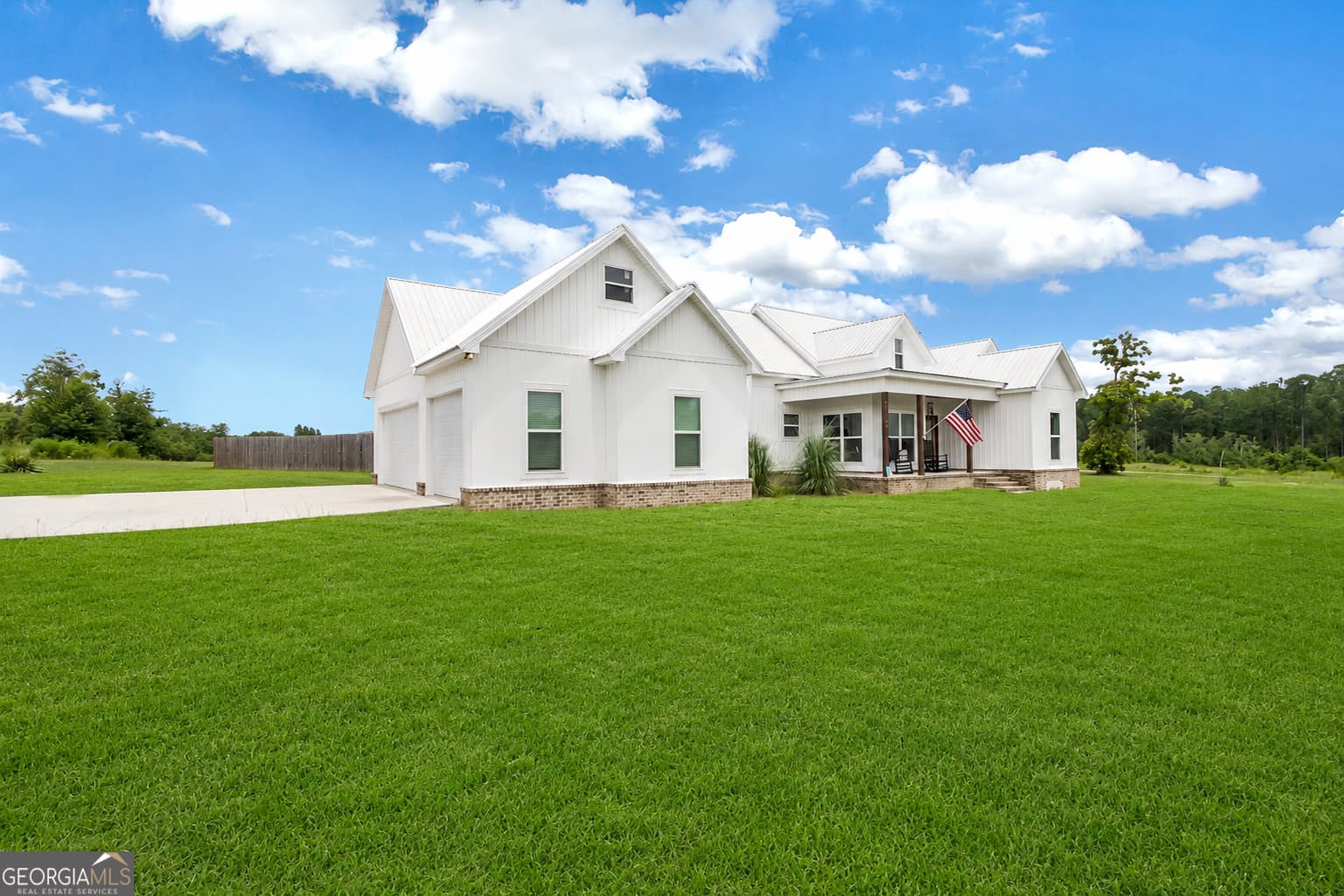 3 bedroom, 2.5 bathroom, 1,878 sq ft single family residence for sale at 1370 Paris Avenue, Swainsboro, GA 30401 — photo 3