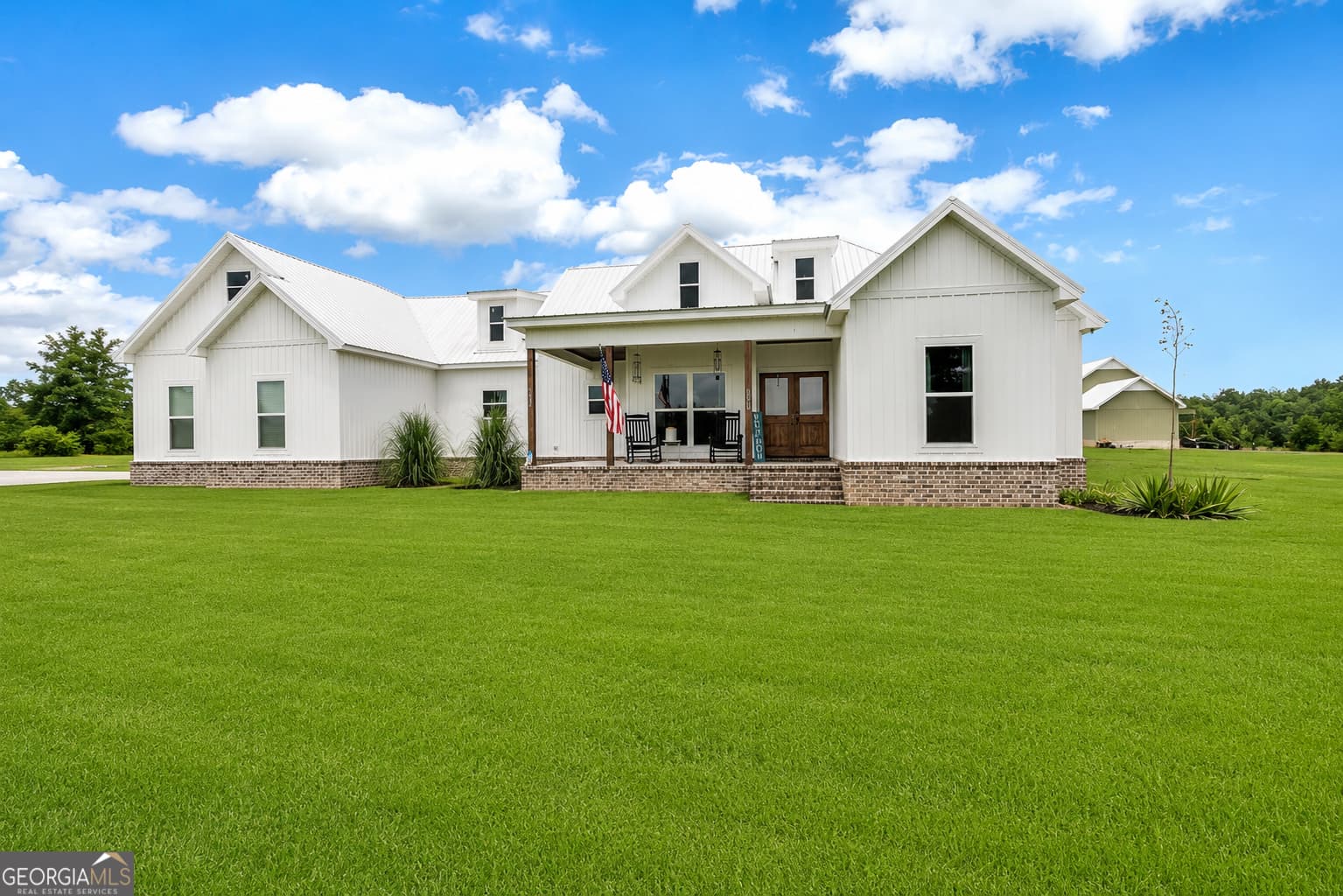 3 bedroom, 2.5 bathroom, 1,878 sq ft single family residence for sale at 1370 Paris Avenue, Swainsboro, GA 30401