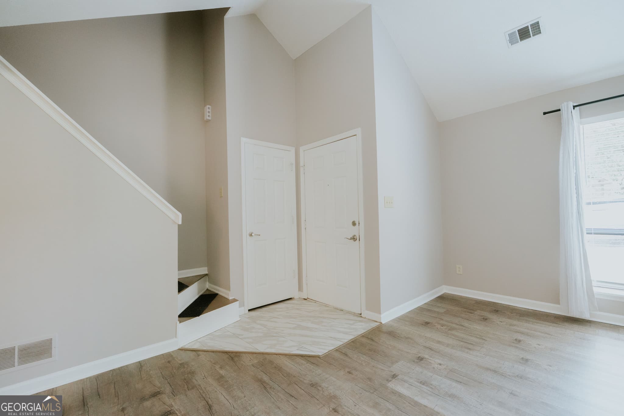 2 bedroom, 2 bathroom, 1,739 sq ft duplex for rent at 1256 Minhinette Drive, Roswell, GA 30075 for $2,500 a month — photo 6