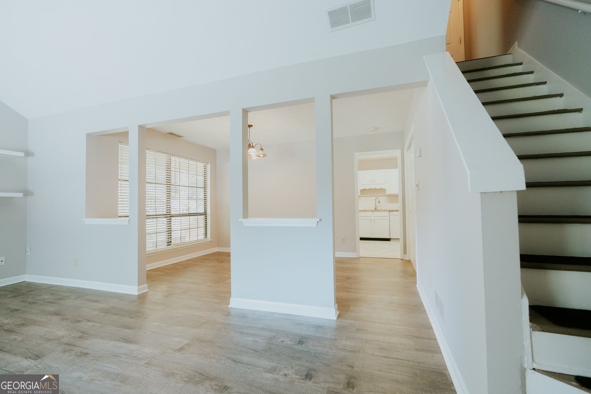2 bedroom, 2 bathroom, 1,739 sq ft duplex for rent at 1256 Minhinette Drive, Roswell, GA 30075 for $2,500 a month — photo 4