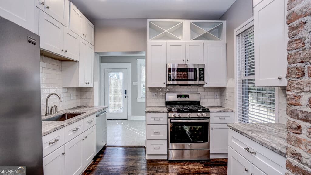 2 bedroom, 2.5 bathroom, 1,800 sq ft duplex for rent at 877 Edgewood Avenue, Atlanta, GA 30307 for $3,750 a month — photo 3
