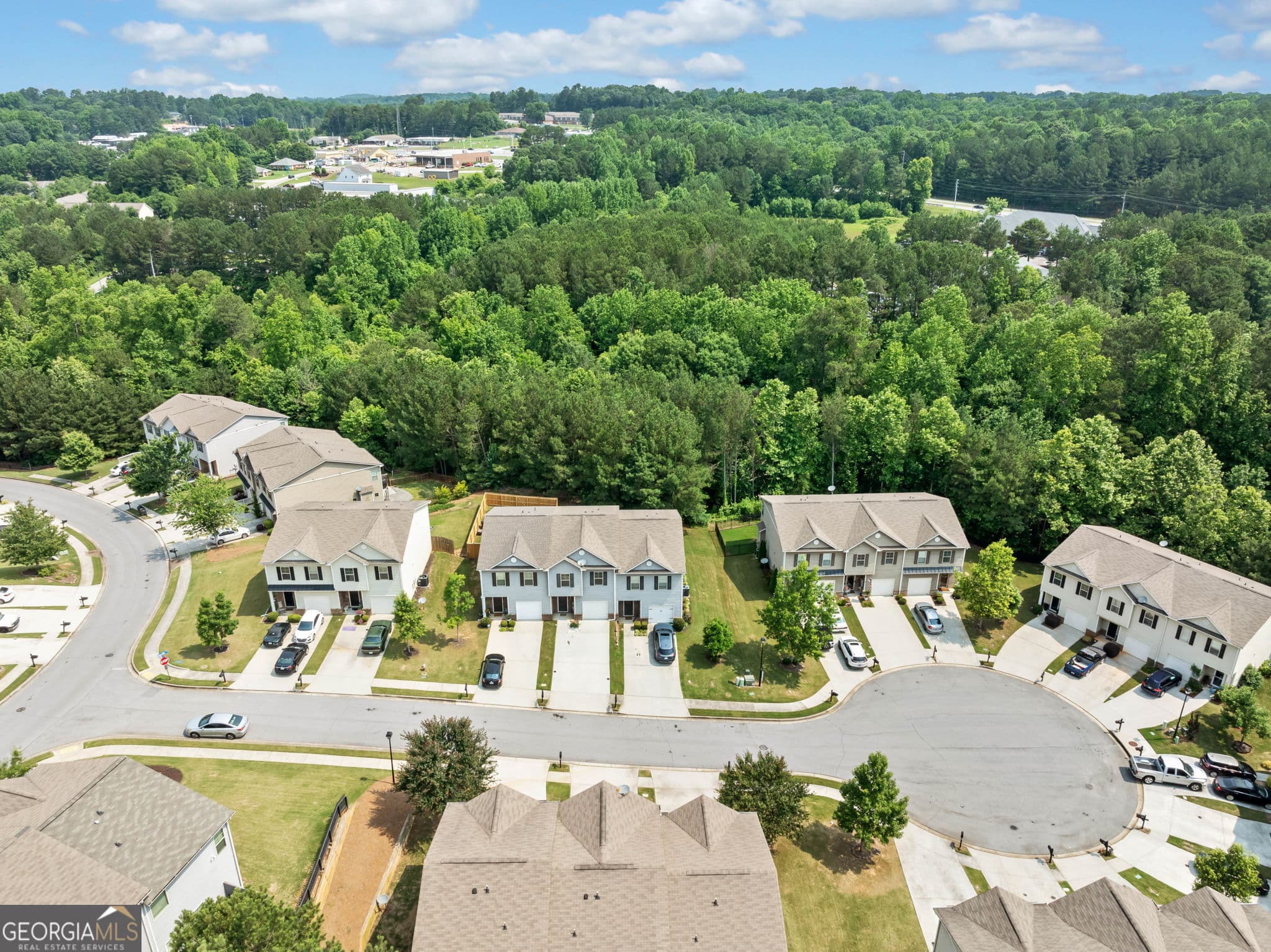 3 bedroom, 2.5 bathroom, 1,566 sq ft townhouse for sale at 5415 Sycamore Court, Oakwood, GA 30566 — photo 3