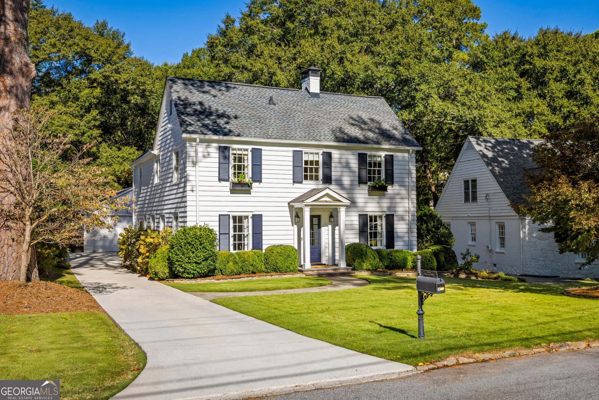 4 bedroom, 3.5 bathroom, 3,850 sq ft single family residence for sale at 3068 Peachtree Drive, Atlanta, GA 30305 — photo 2