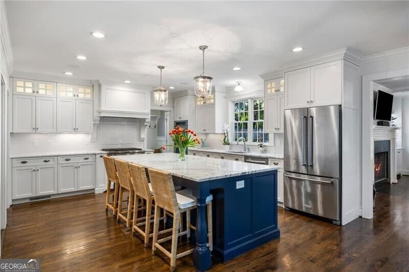 4 bedroom, 3.5 bathroom, 3,850 sq ft single family residence for sale at 3068 Peachtree Drive, Atlanta, GA 30305 — photo 5