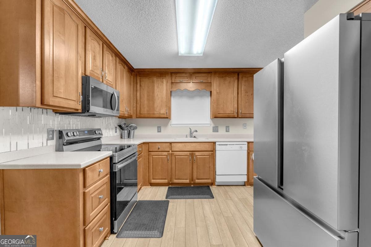 3 bedroom, 2 bathroom, 1,927 sq ft single family residence for sale at 557 Pleasant Point Road, Statesboro, GA 30458 — photo 9