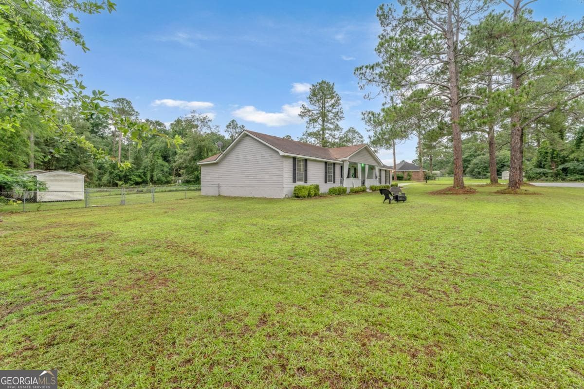 3 bedroom, 2 bathroom, 1,927 sq ft single family residence for sale at 557 Pleasant Point Road, Statesboro, GA 30458 — photo 4