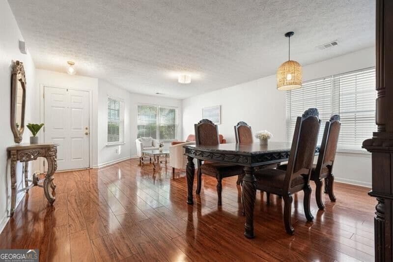 4 bedroom, 2.5 bathroom, 2,356 sq ft single family residence for sale at 115 Village Trace, Woodstock, GA 30188 — photo 5