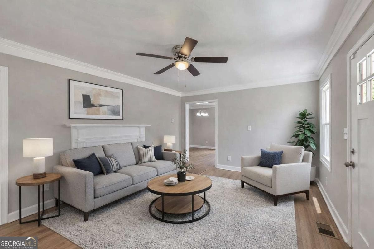 4 bedroom, 2 bathroom, 1,115 sq ft single family residence for sale at 880 Pinehurst Terrace, Atlanta, GA 30310 — photo 3